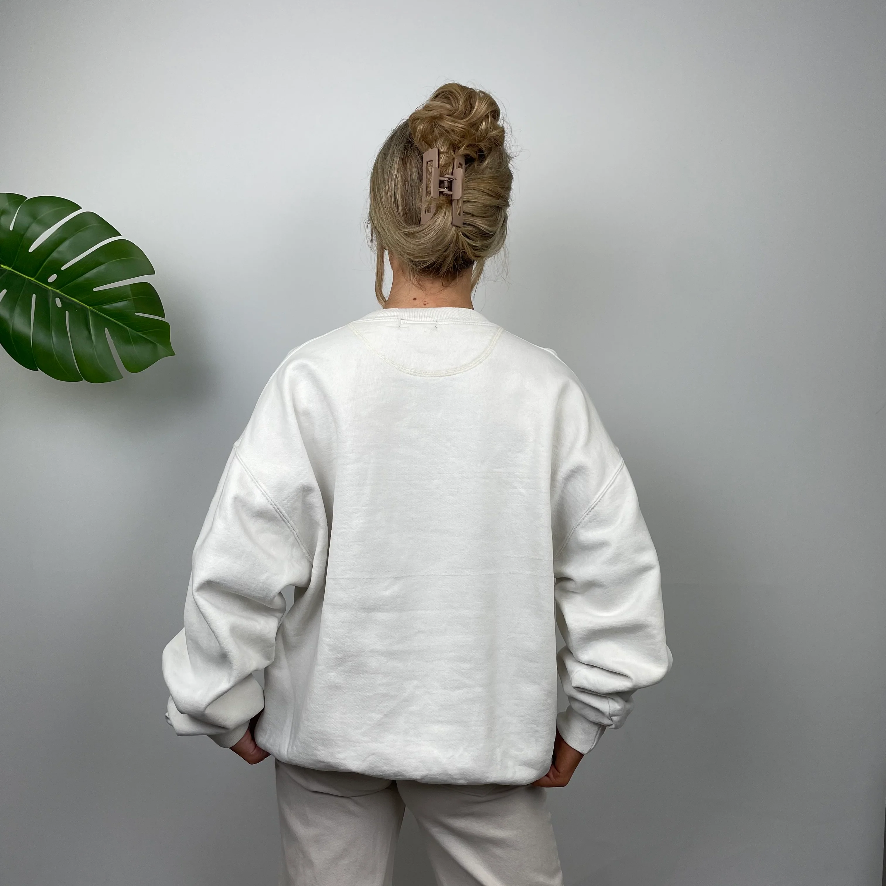 Timberland White Embroidered Spell Out Sweatshirt (L) - Image 6