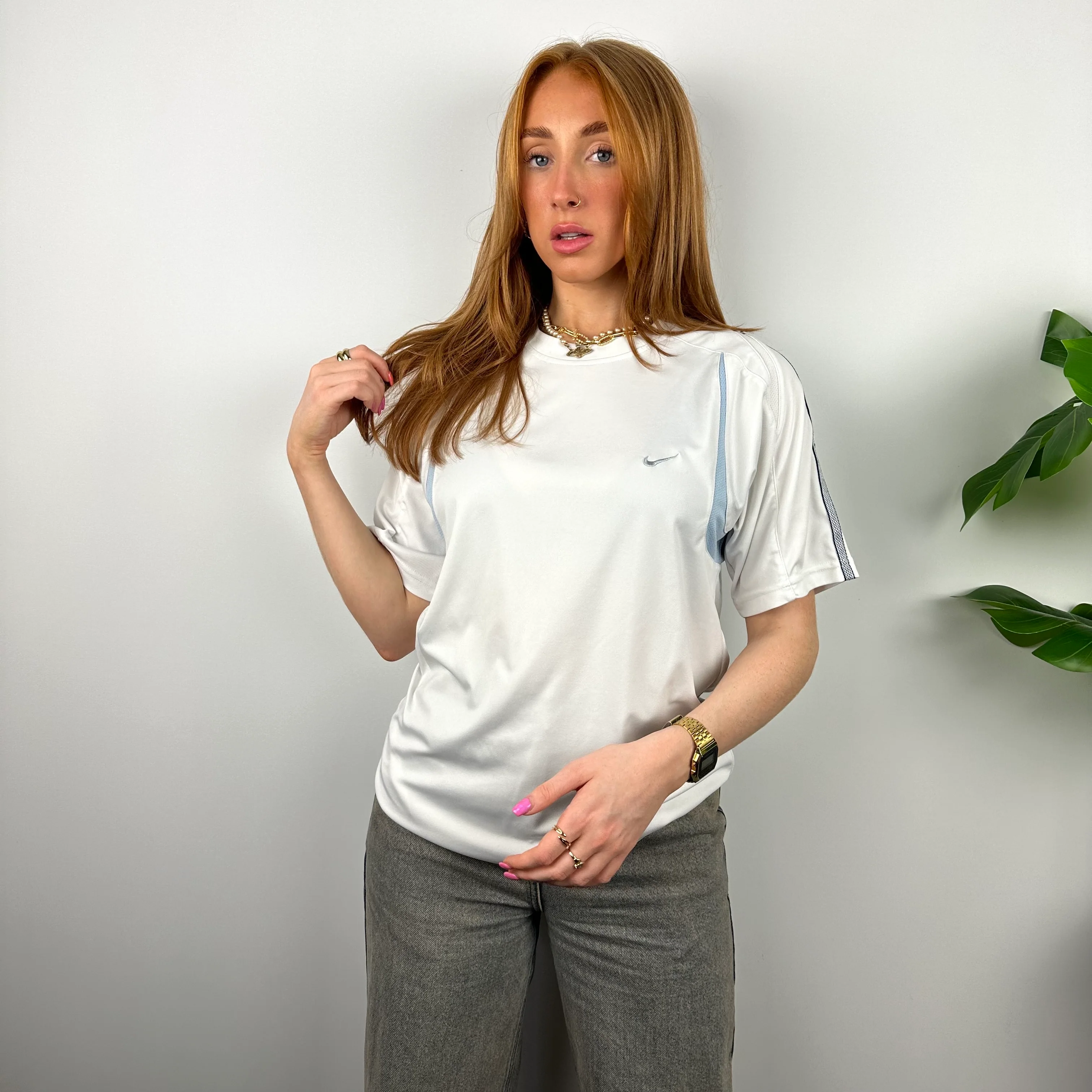 Nike RARE White Embroidered Swoosh T Shirt (S) - Image 7