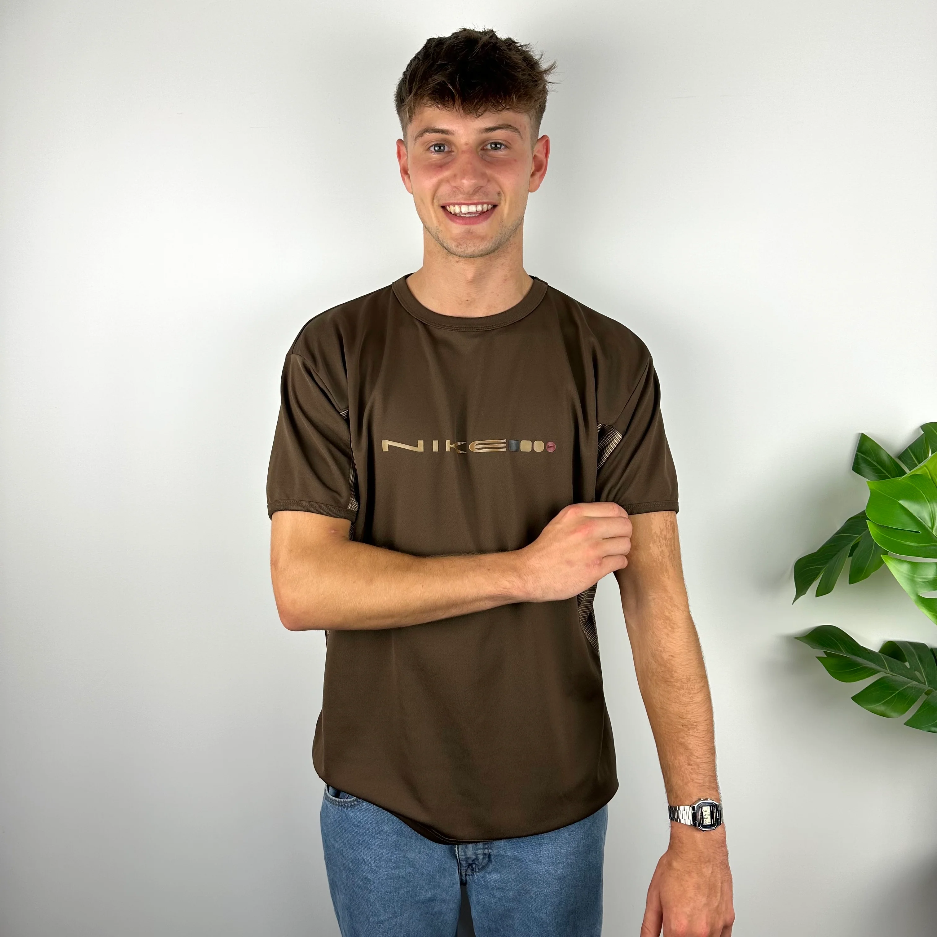 Nike RARE Brown Spell Out T Shirt (L) - Image 4
