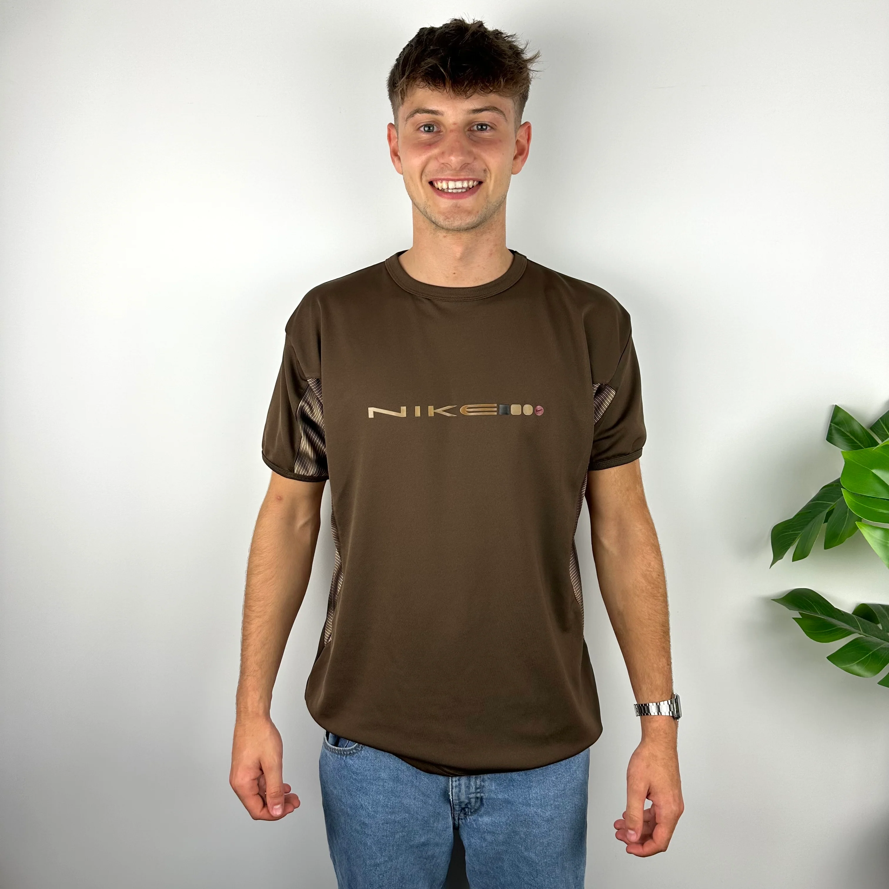 Nike RARE Brown Spell Out T Shirt (L) - Image 7