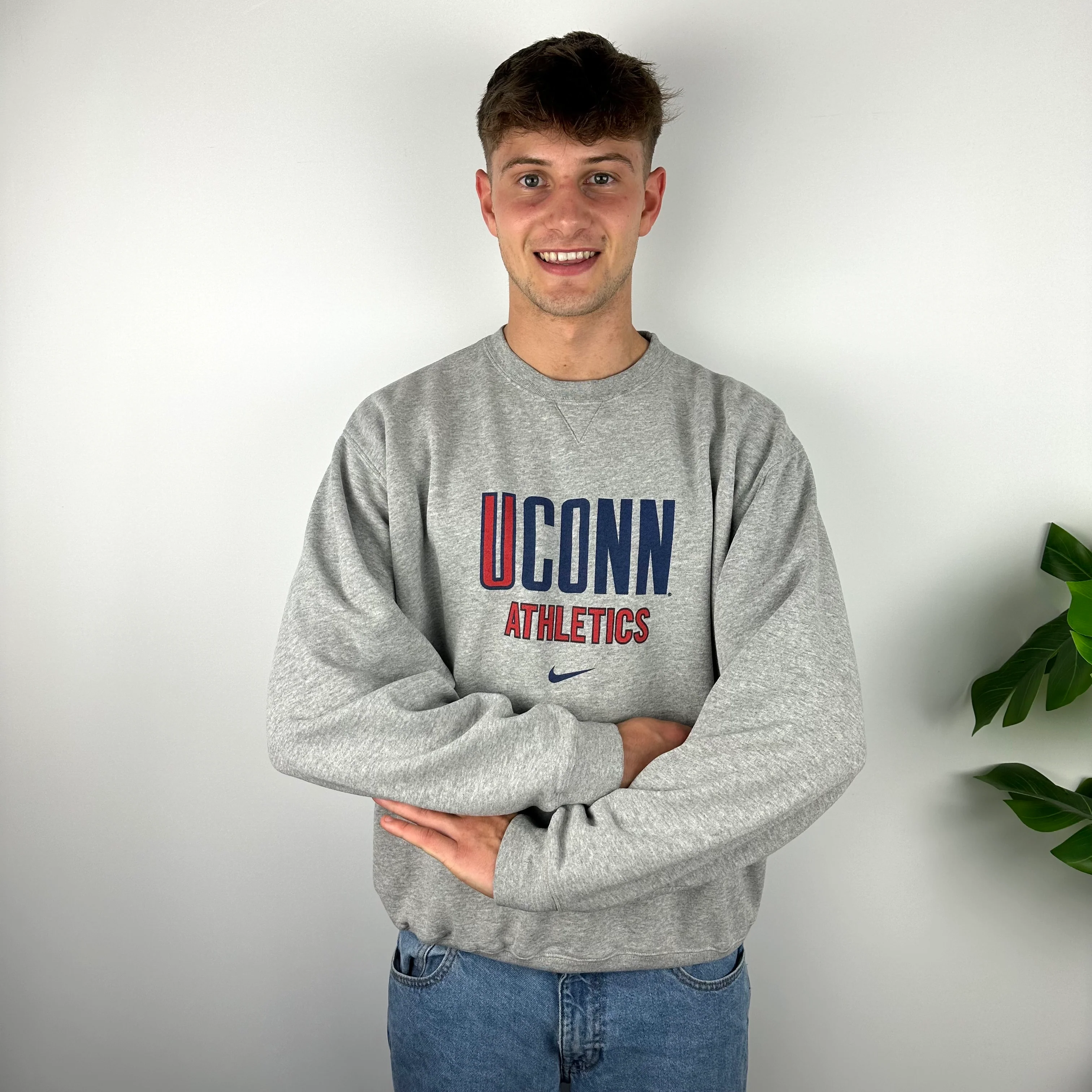 Nike X U Conn Athletics RARE Grey Spell Out Sweatshirt (L) - Image 5