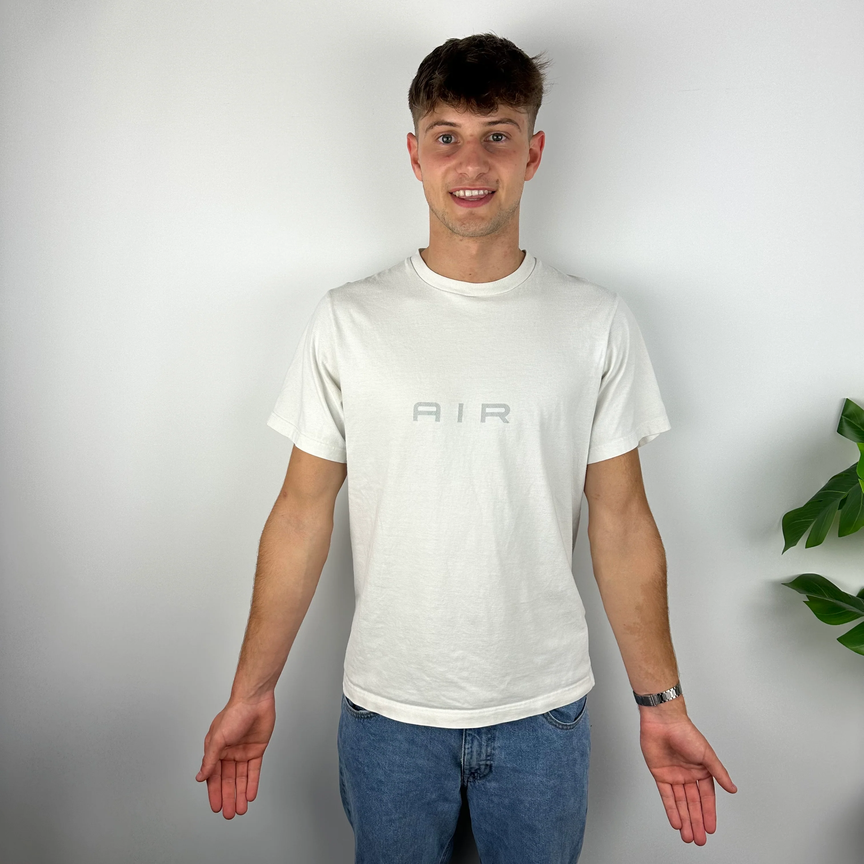 Nike Air RARE White Spell Out T Shirt (M) - Image 2
