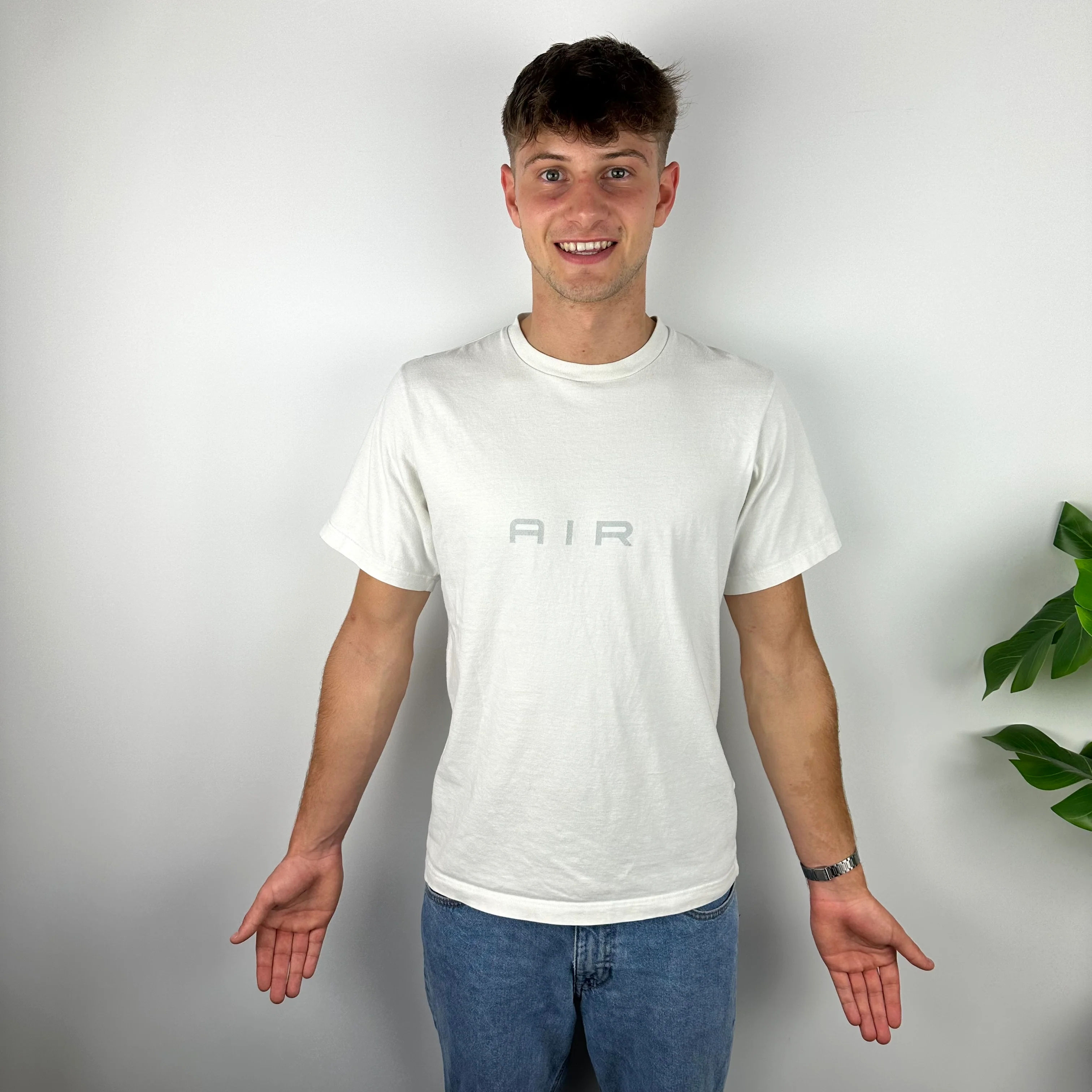 Nike Air RARE White Spell Out T Shirt (M) - Image 6