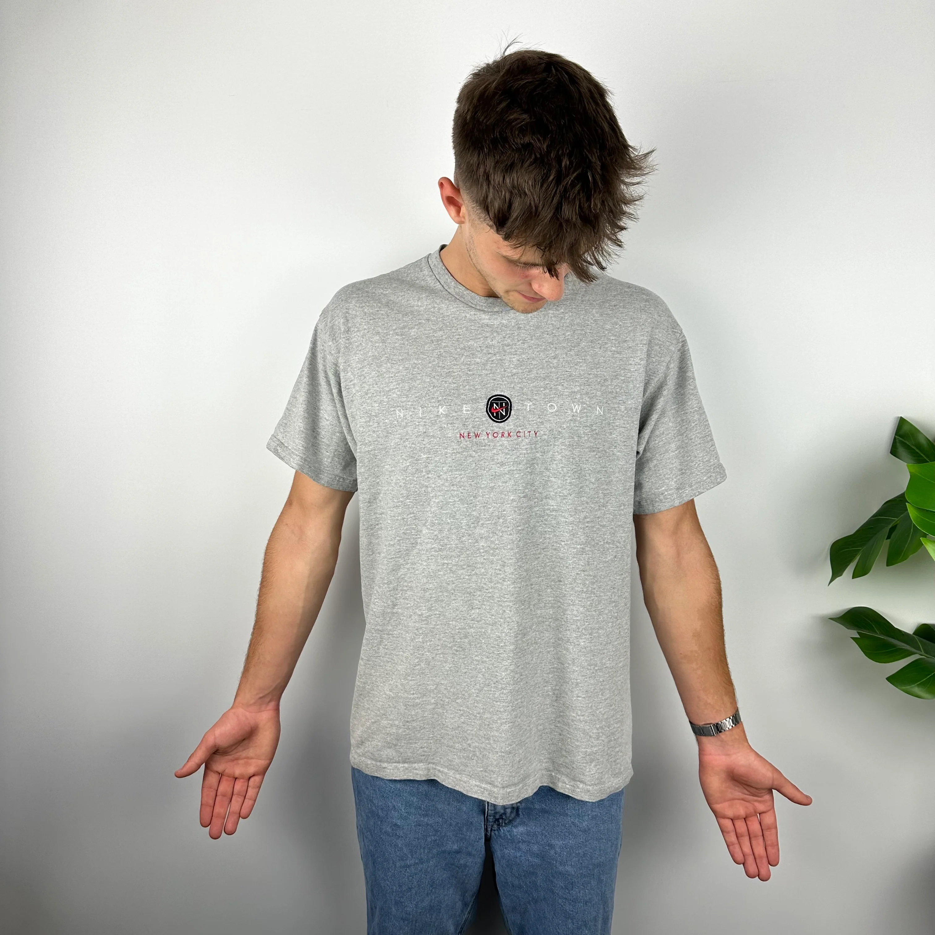 Nike Town New York Grey Embroidered Spell Out T Shirt (L) - Image 6