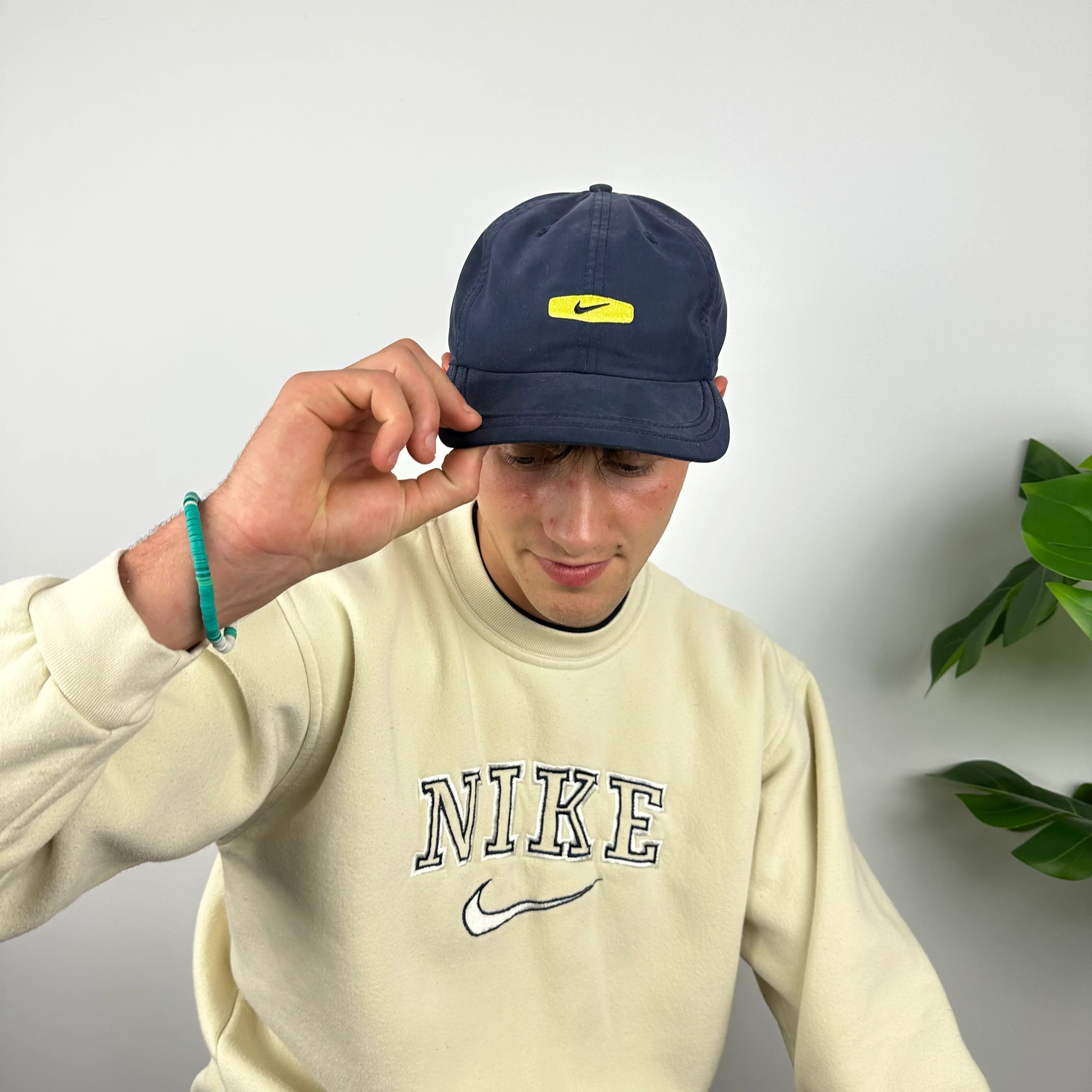 Nike RARE Navy Embroidered Swoosh Cap - Image 3