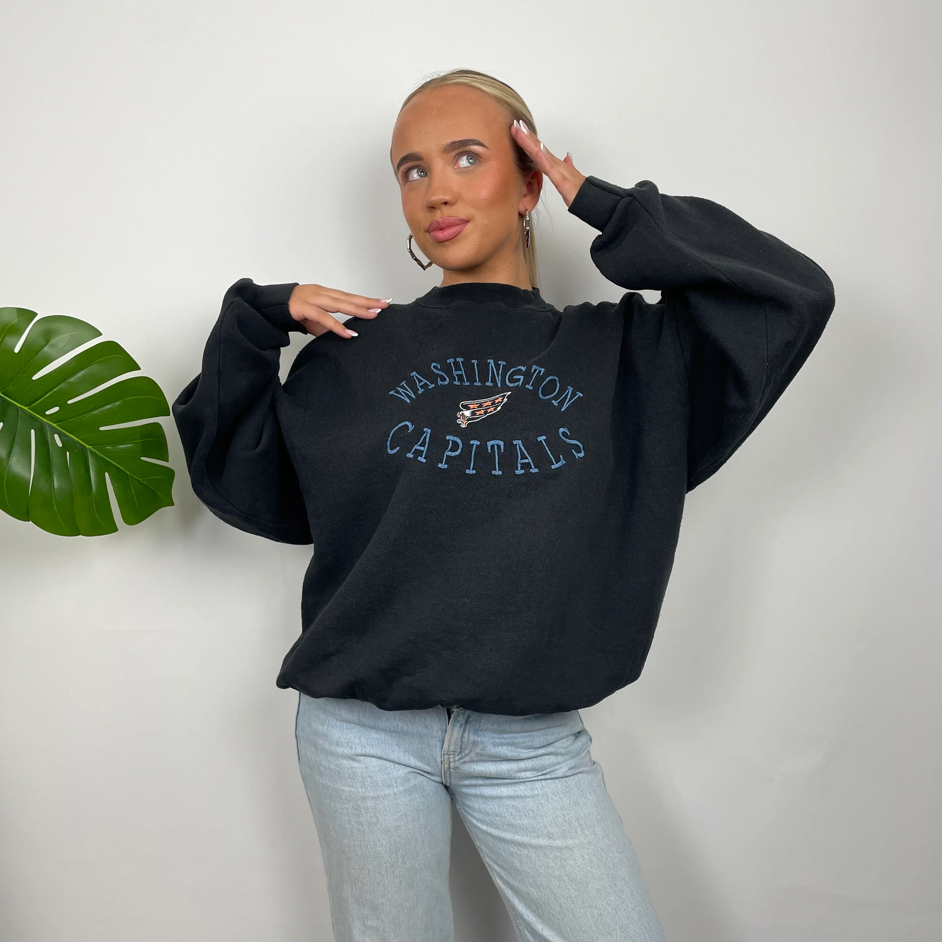 Washington Capitals NHL Black Embroidered Spell Out Sweatshirt (XL) - Image 3
