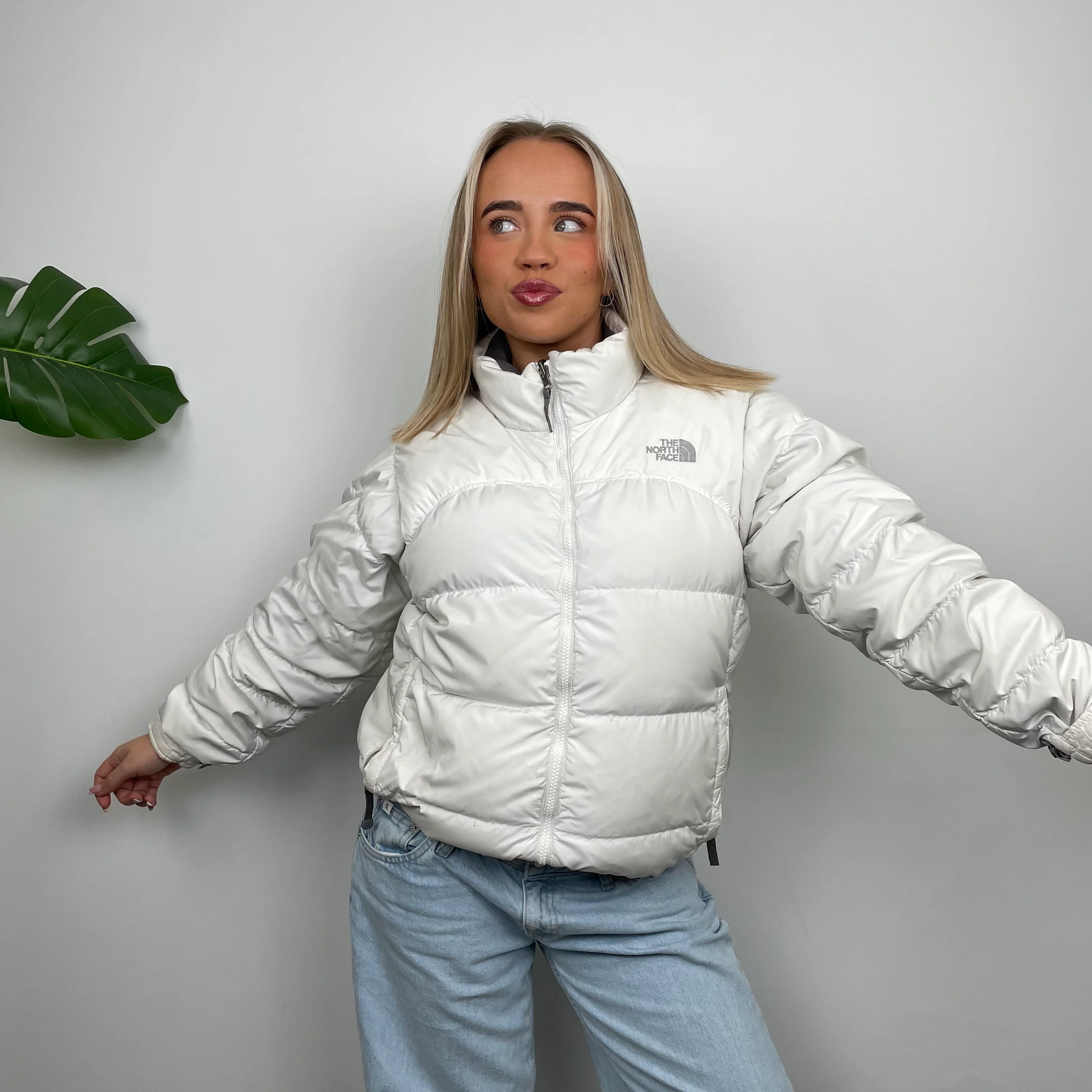 White North Face Puffer Jacket 700 (M) - Image 3