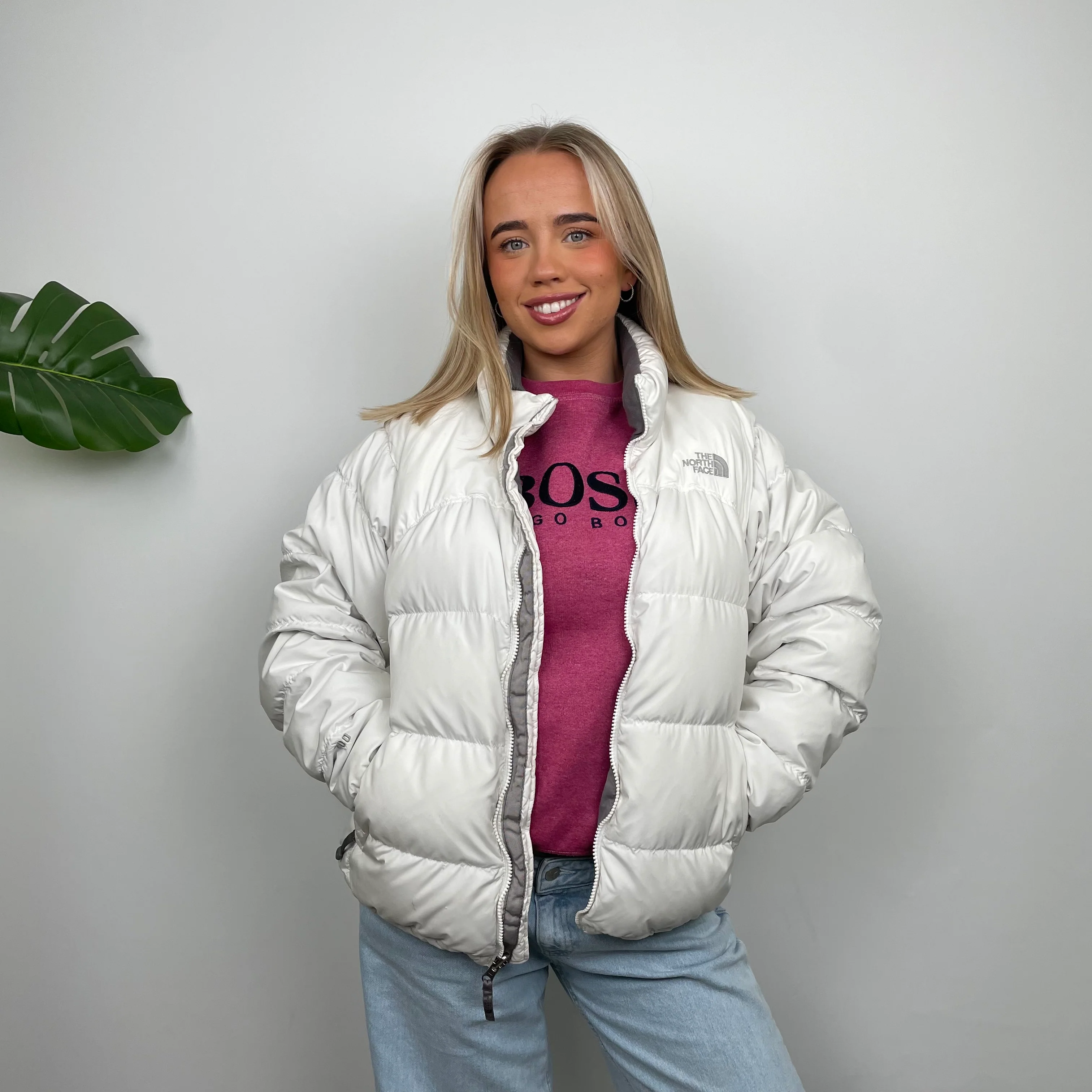 White North Face Puffer Jacket 700 (M) - Image 5