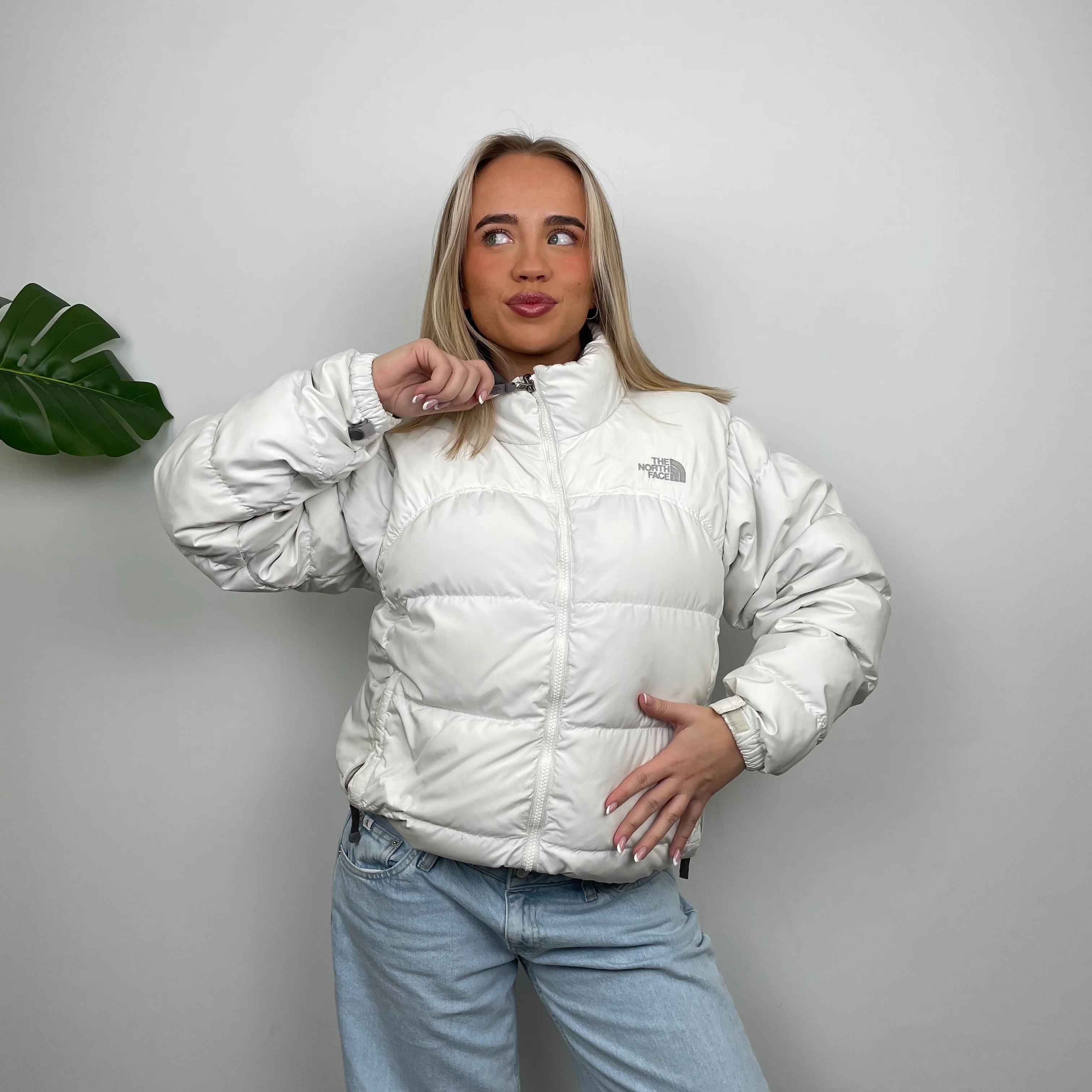 White North Face Puffer Jacket 700 (M) - Image 6