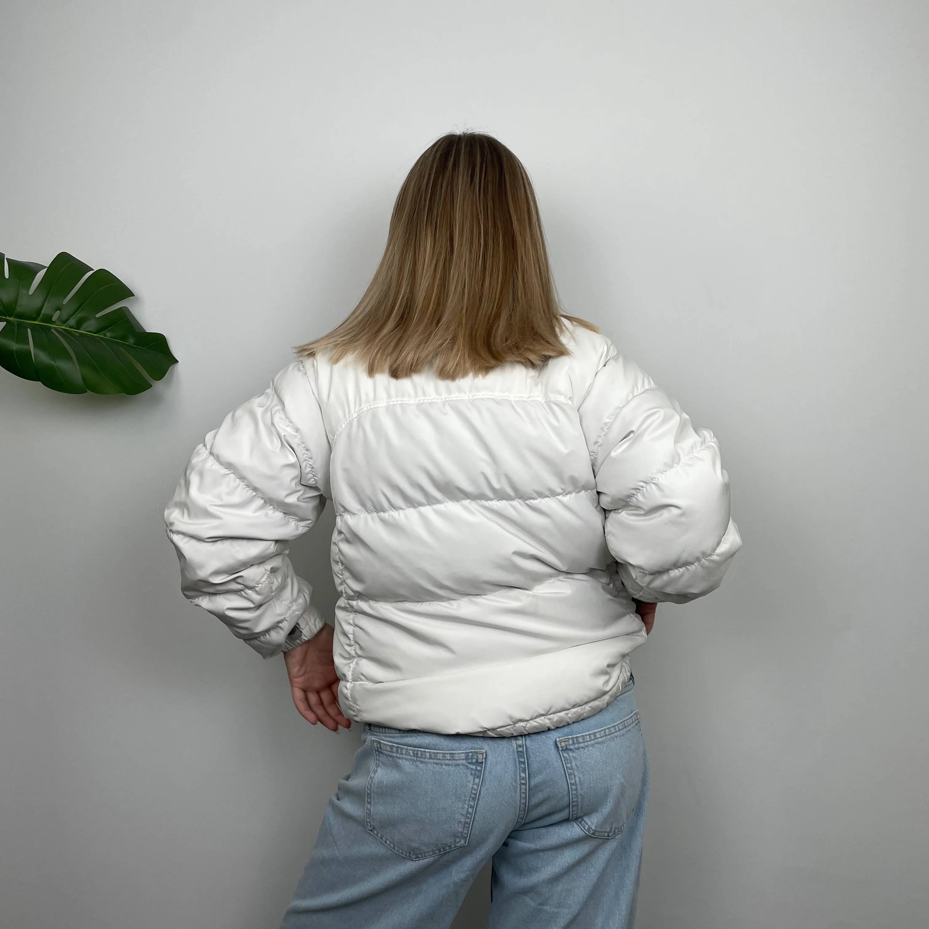 White North Face Puffer Jacket 700 (M) - Image 8